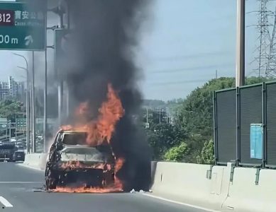 【事故快讯】又一起！早高峰，上海外环一车起火烧成空壳！